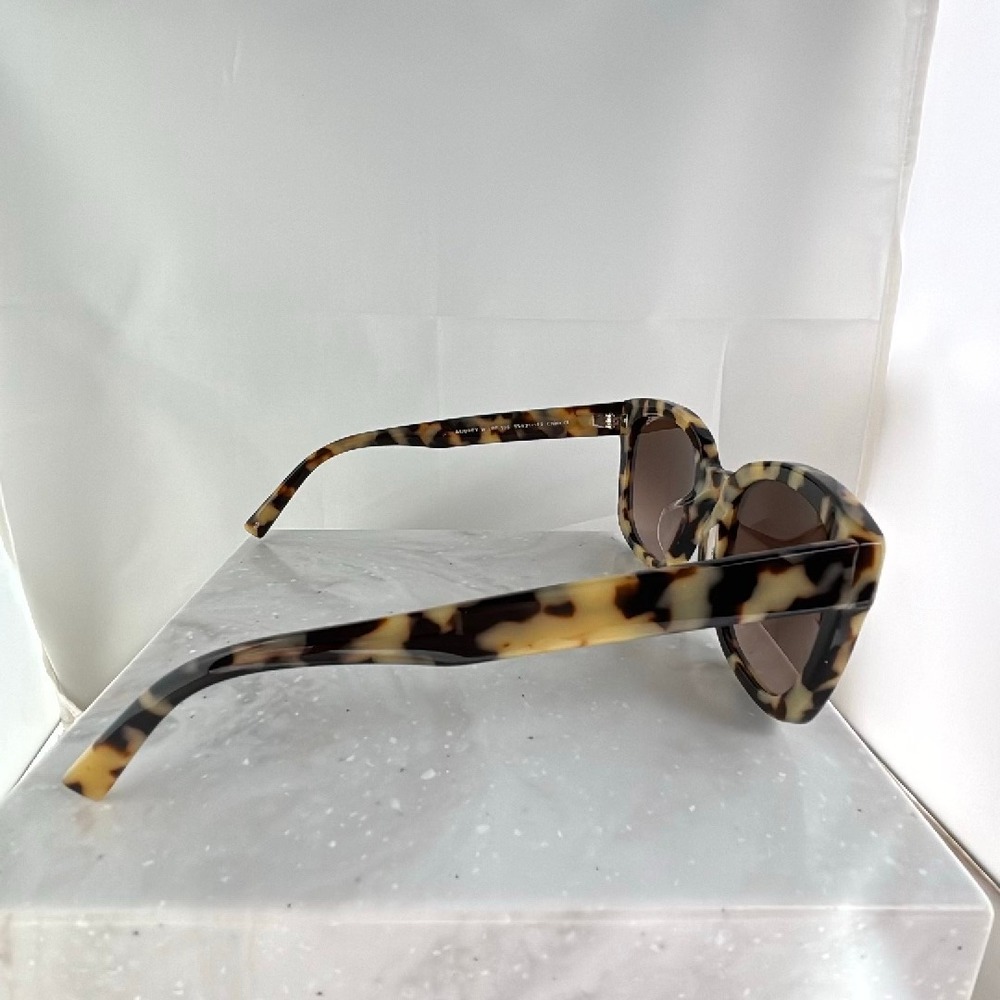 Warby Parker Aubrey Wide Sunglasses Tortoise Shell Brown Lenses 55-21-142 - Picture 4 of 6